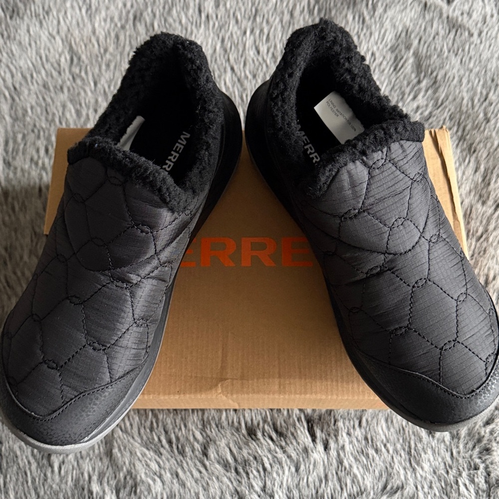 Merrell Women’s Black Quilted Fleece-Lined Slip-On - Picture 4 of 7